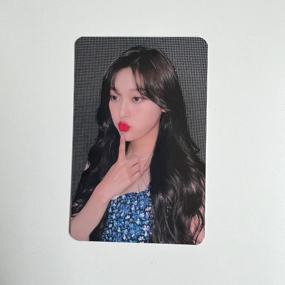 LOONA Tour LOONATHEWORLD SEOUL Trading Photo Cards | UK Kpop Store
