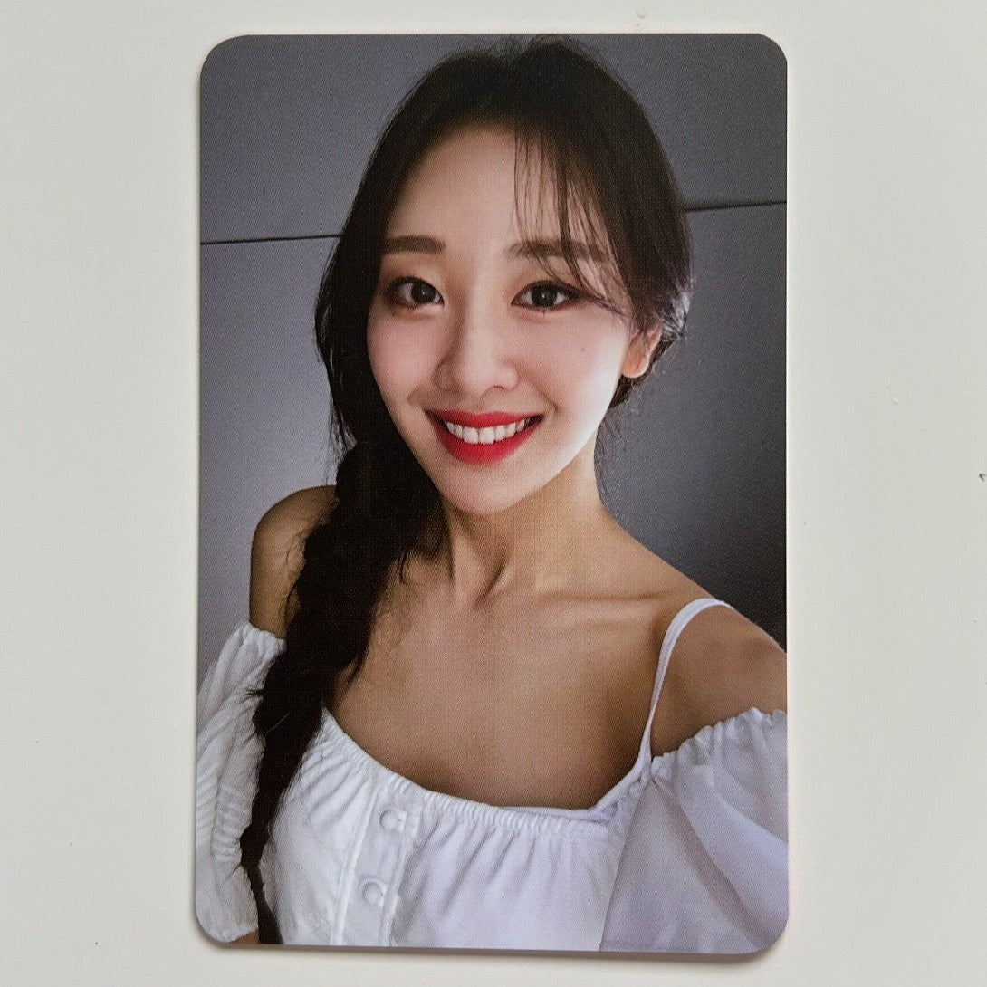 LOONA Island Yves Photocard  2021 Summer Package