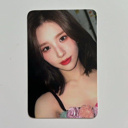 LOONA 1st WORLD TOUR 2022 [LOONATHEWORLD] IN SEOUL Photobook Heejin Photocard