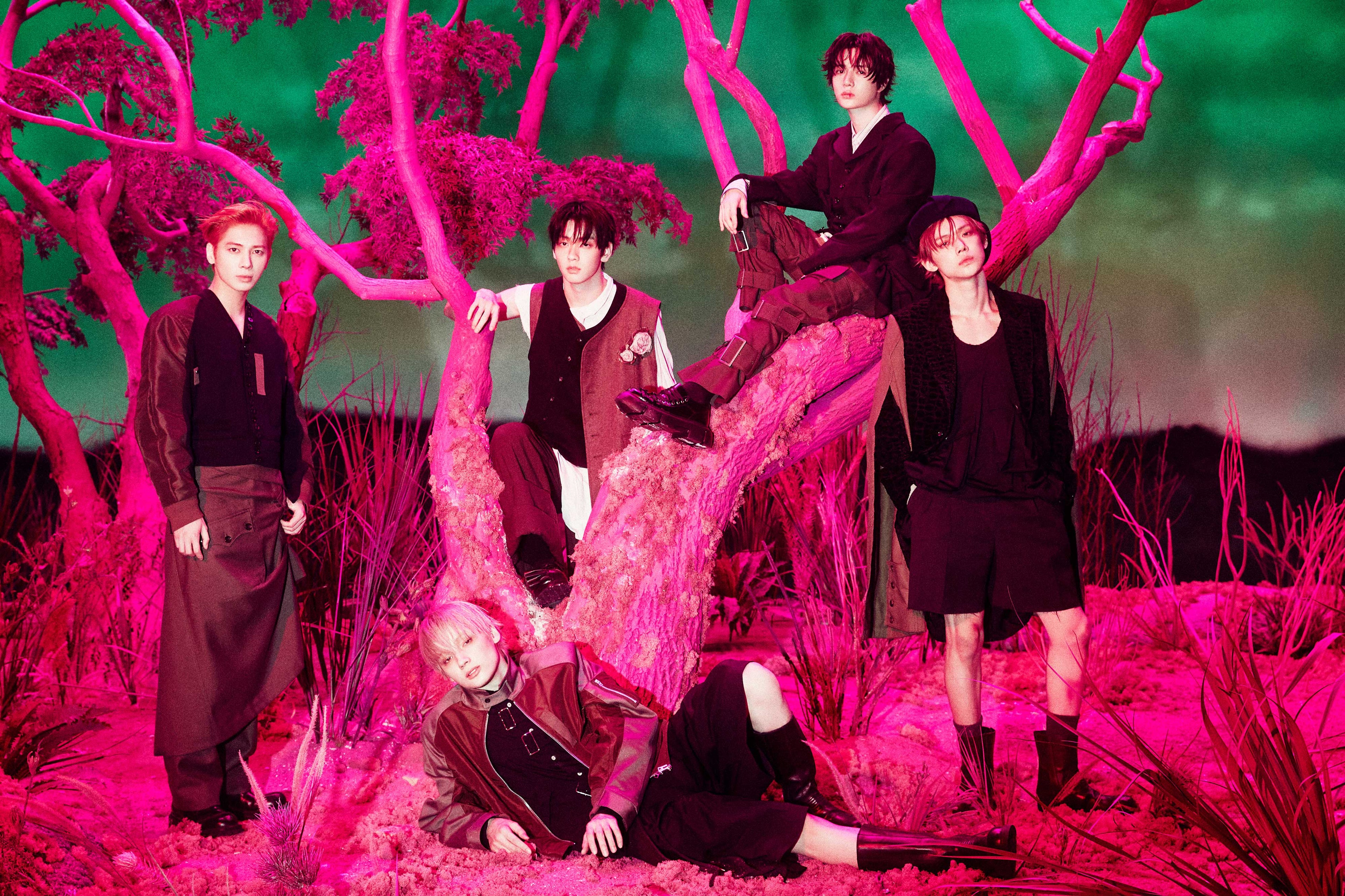 Load video: TXT COMEBACK 7TH YEAR: A Moment of Stillness in the Thorns Weverse Japan Lucky Draw Photocard. Free UK Shipping for TOMORROW X TOGETHER albums from UK Kpop Shop chuchucherry with Weverse Gift POB pre-order benefit. K-pop CD albums. SOKOLLAB. Korean merch for MOA from HYBE Boy Group. COKODIVE &amp; KSTARS customers shop from here.