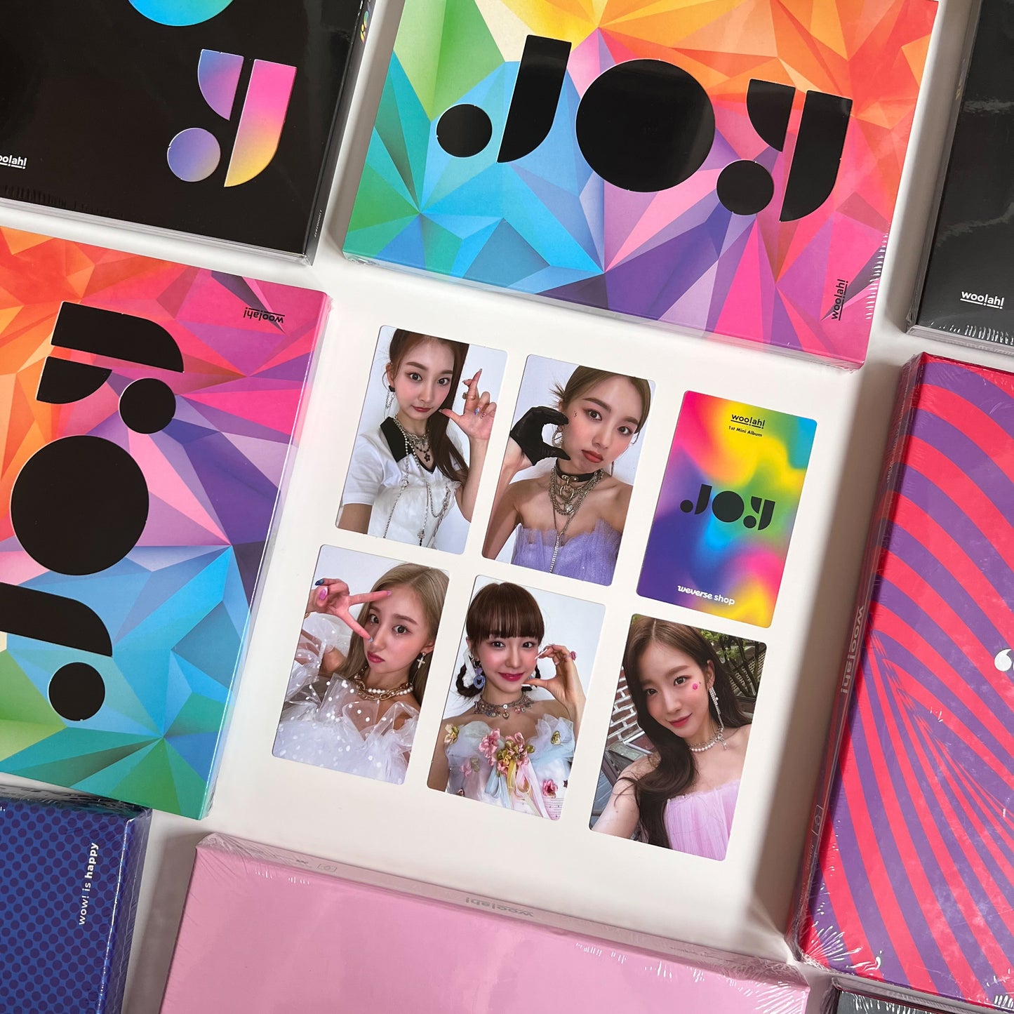 Woo!ah! JOY Weverse Gift Photocards