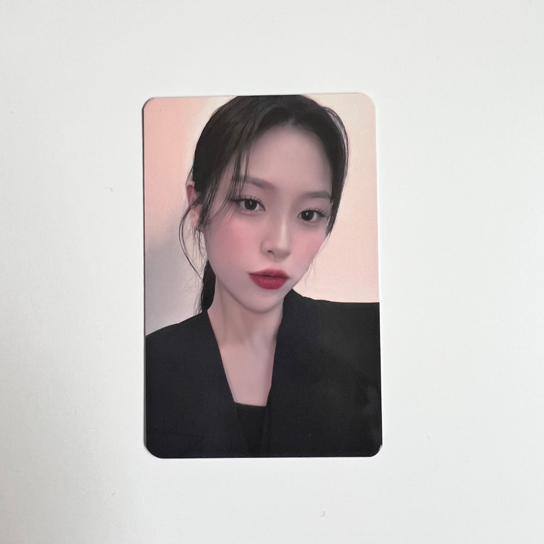 LOONA Tour LOONATHEWORLD SEOUL Trading Photo Cards | UK Kpop Store