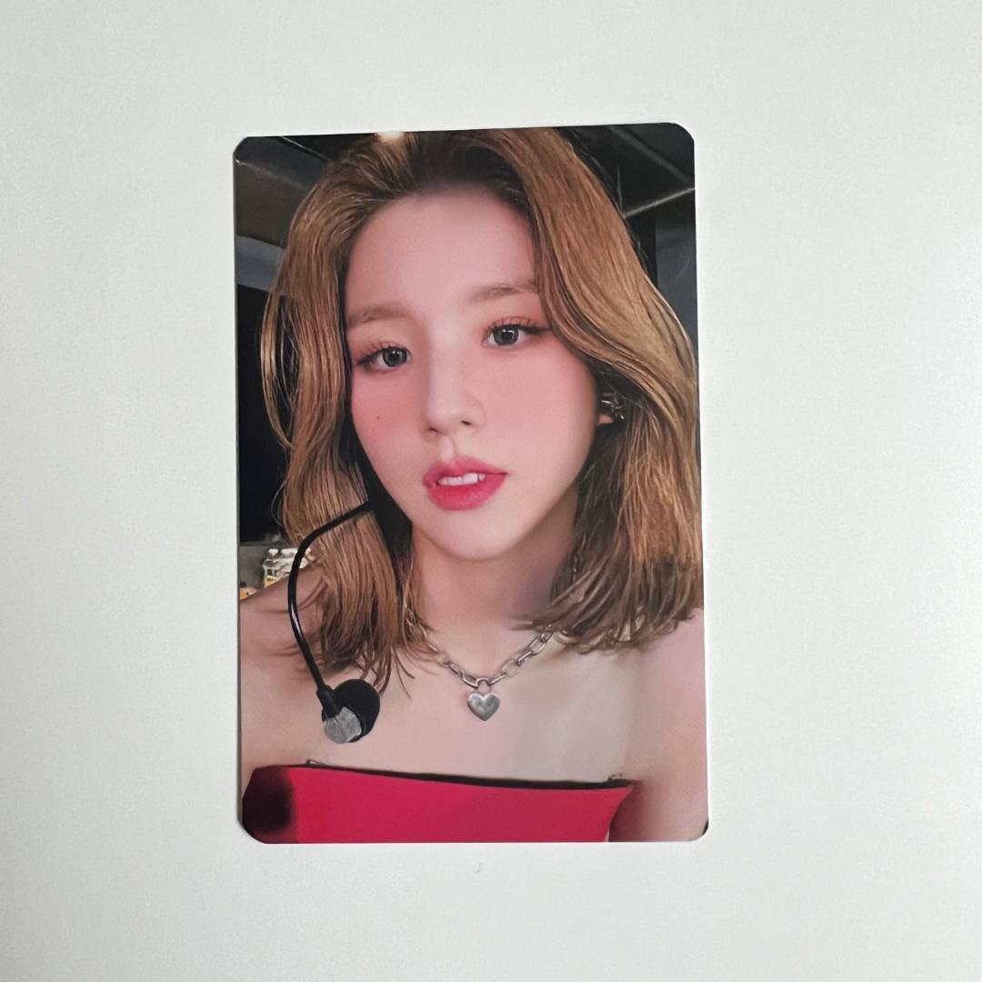 LOONA Tour LOONATHEWORLD SEOUL Trading Photo Cards | UK Kpop Store