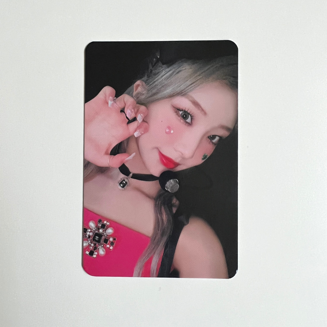 LOONA Tour LOONATHEWORLD SEOUL Trading Photo Cards | UK Kpop Store