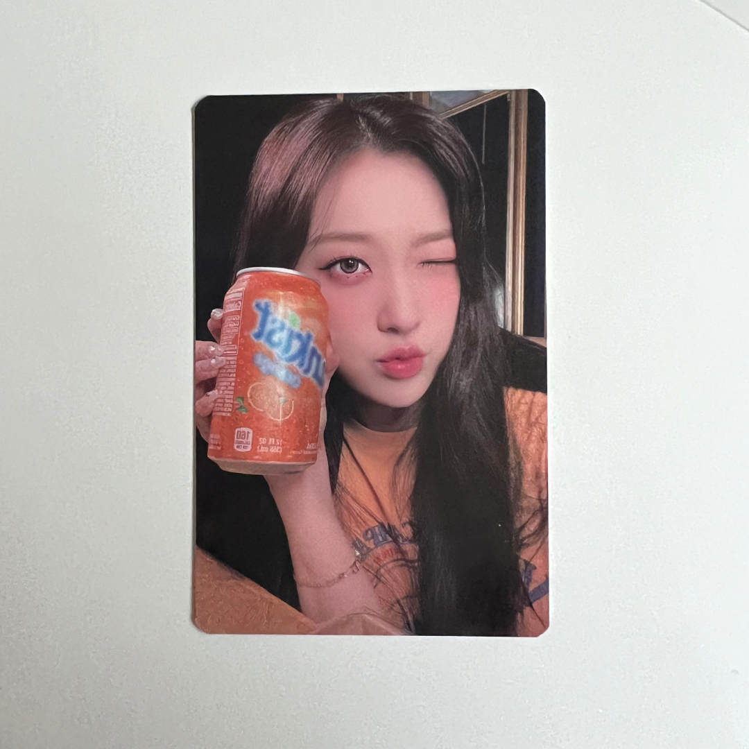 LOONA Tour LOONATHEWORLD SEOUL Trading Photo Cards | UK Kpop Store