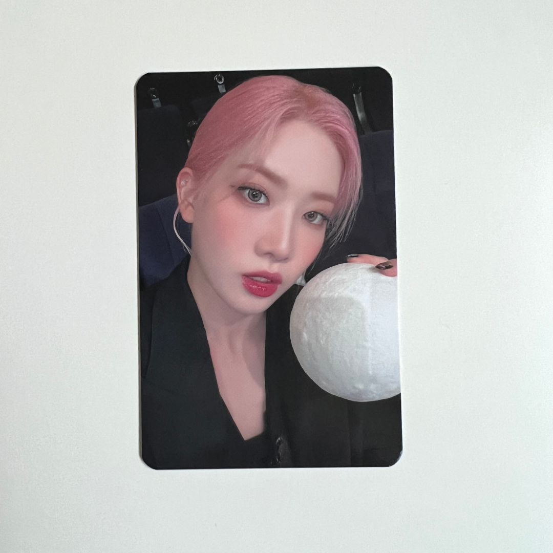 LOONA Tour LOONATHEWORLD SEOUL Trading Photo Cards | UK Kpop Store