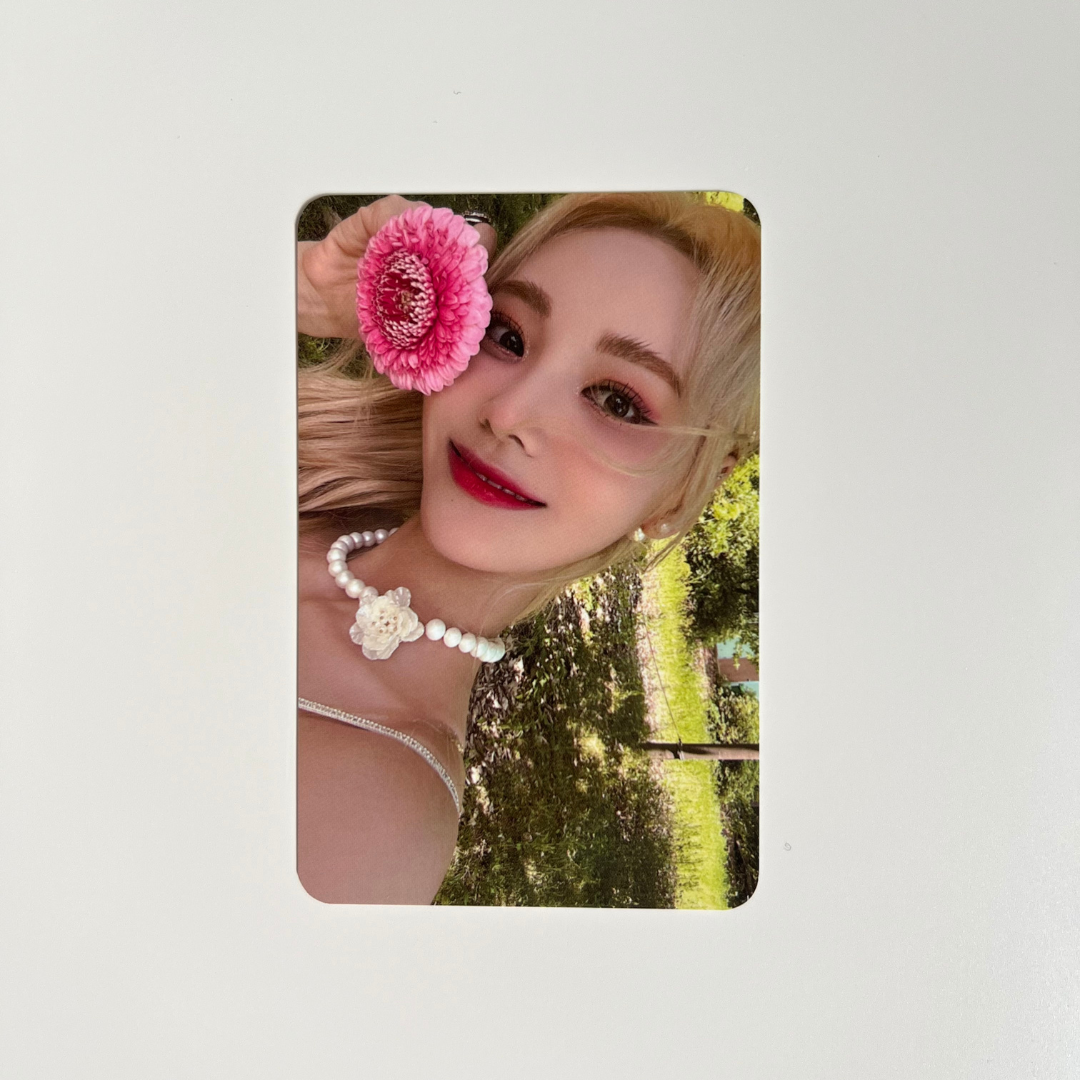 LOONA FLIP THAT POB Photocards | UK Kpop Store