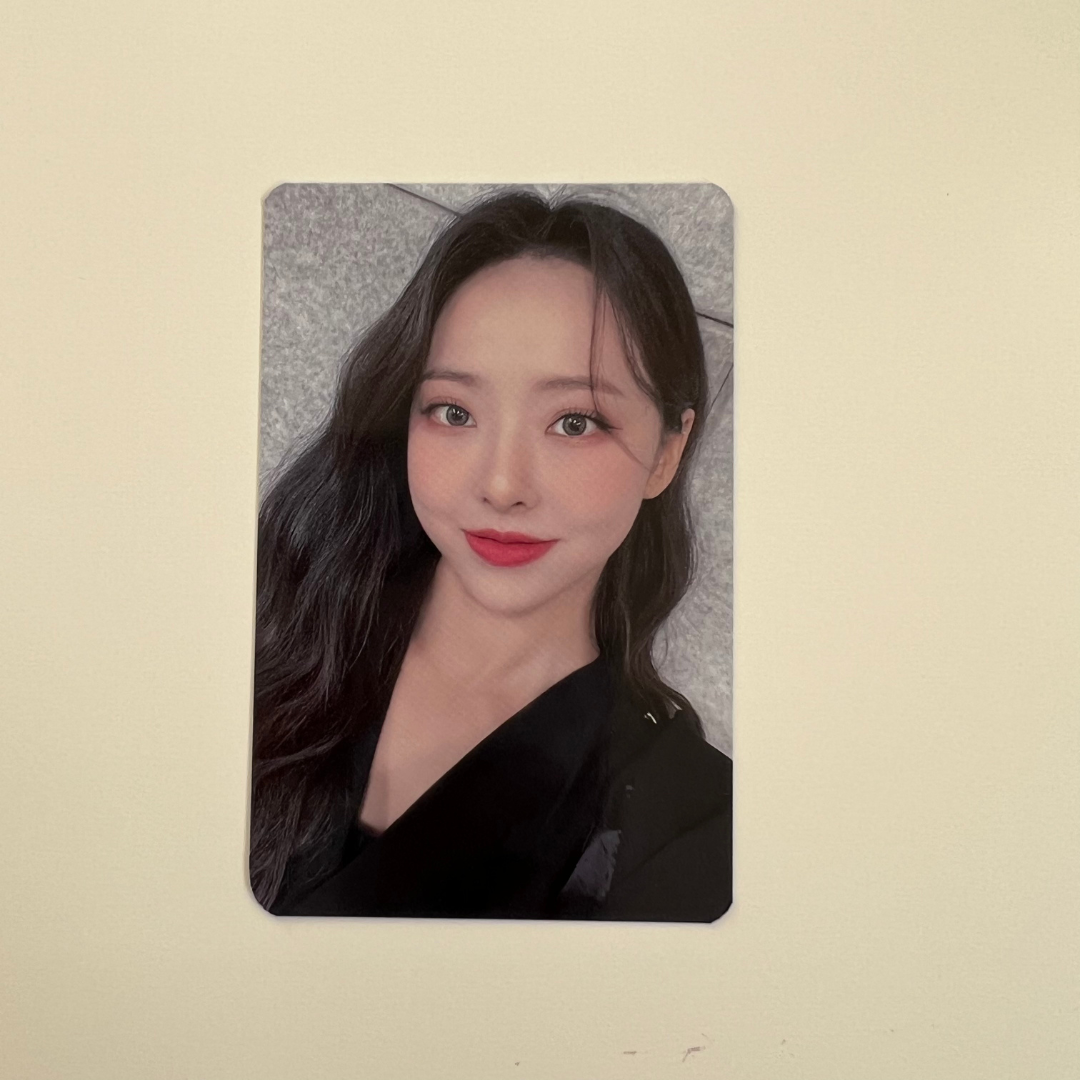 LOONA Tour LOONATHEWORLD SEOUL Trading Photo Cards | UK Kpop Store