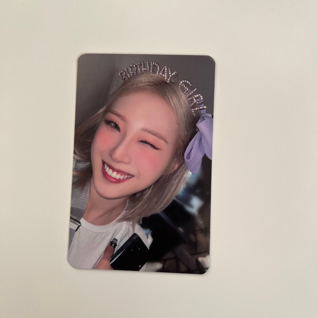 LOONA Tour LOONATHEWORLD SEOUL Trading Photo Cards | UK Kpop Store