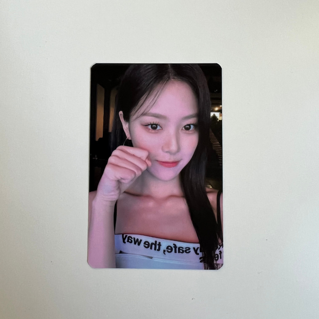 LOONA Tour LOONATHEWORLD SEOUL Trading Photo Cards | UK Kpop Store